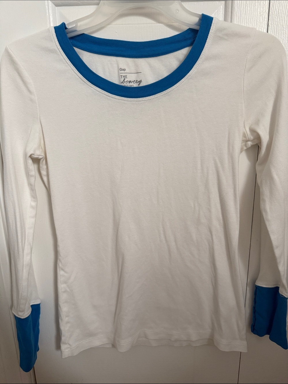 GAP White Long-Sleeve Tee with Blue Neck & Cuff Trim Bowery super soft open crew